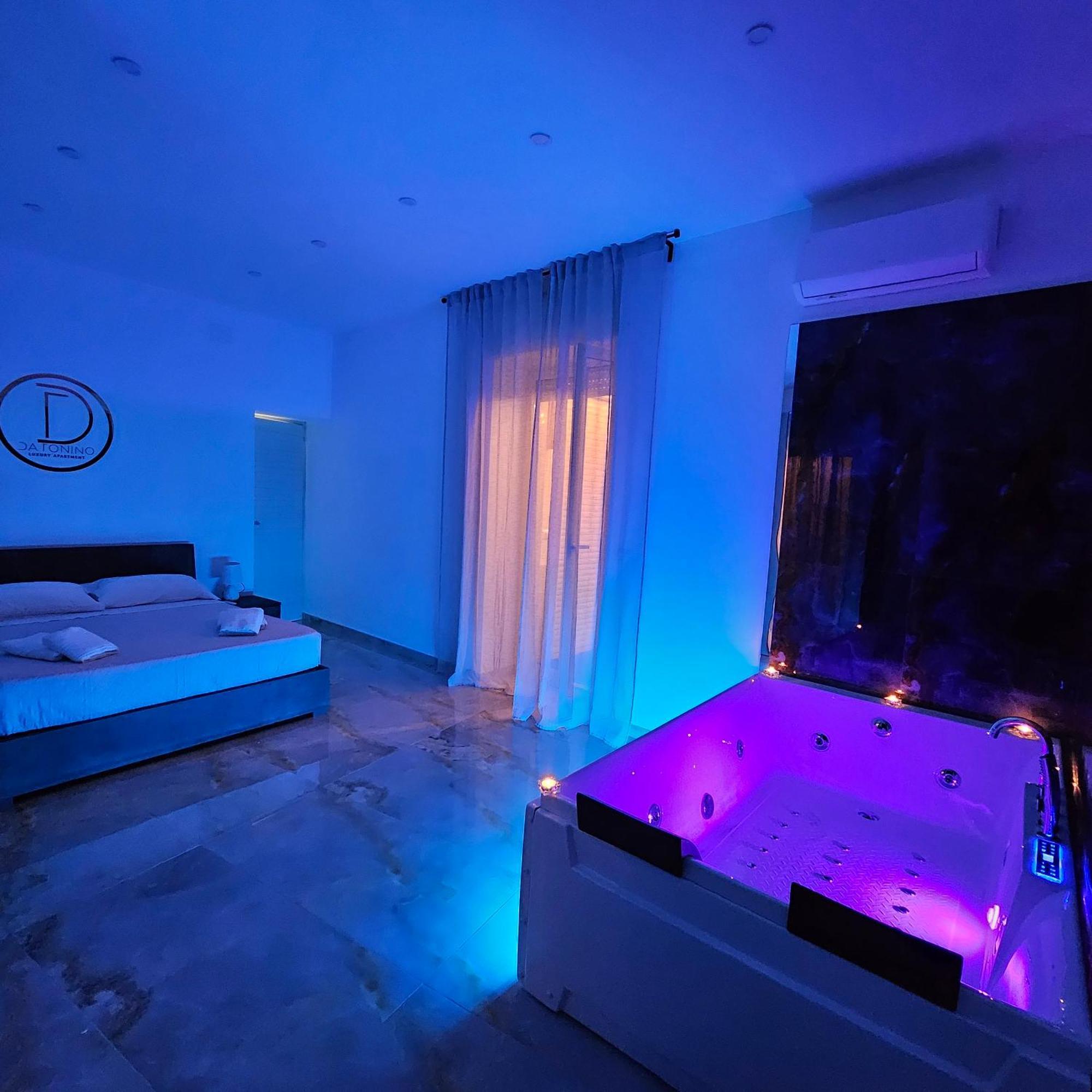 Da Tonino Luxury Apartments Napoli Eksteriør billede