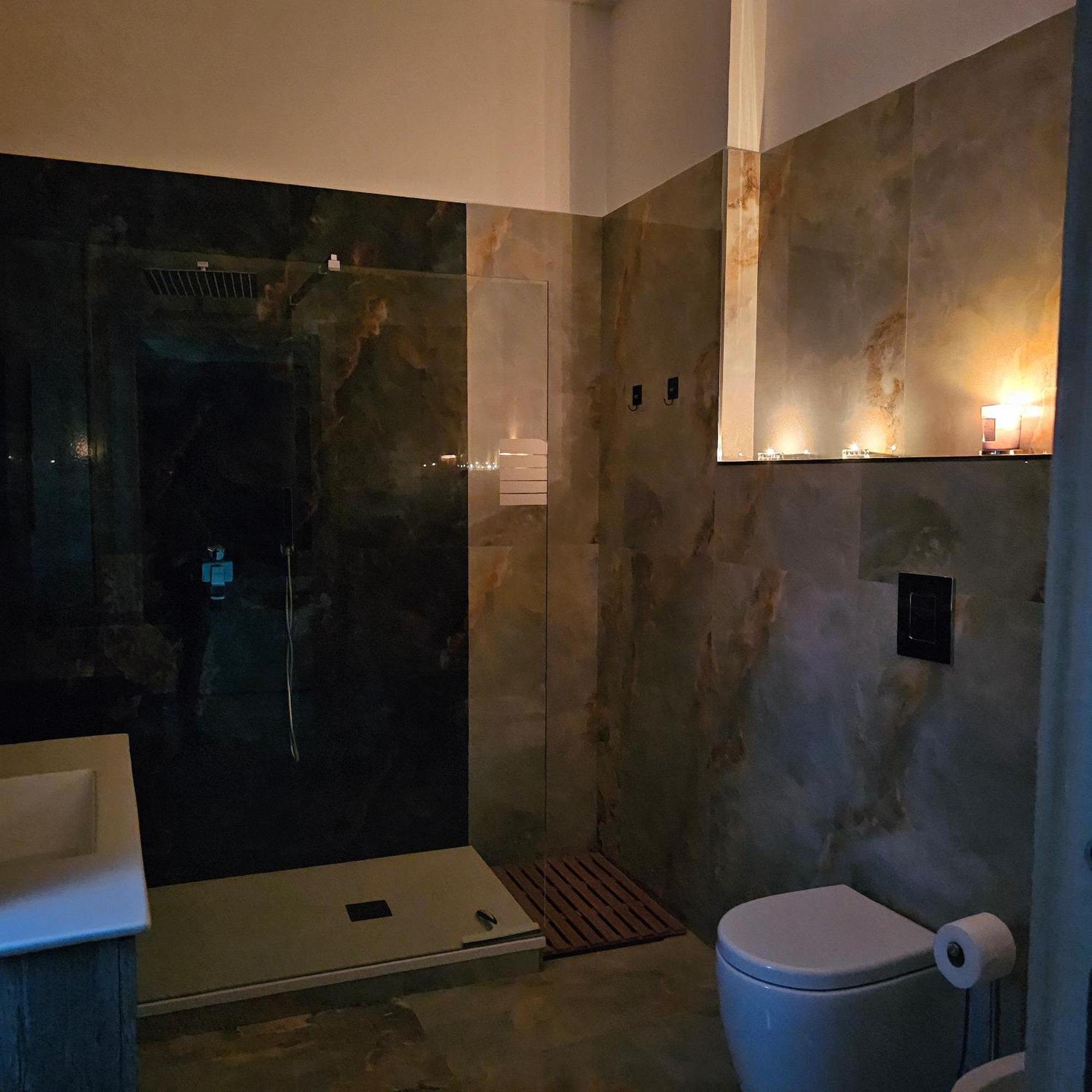 Da Tonino Luxury Apartments Napoli Eksteriør billede
