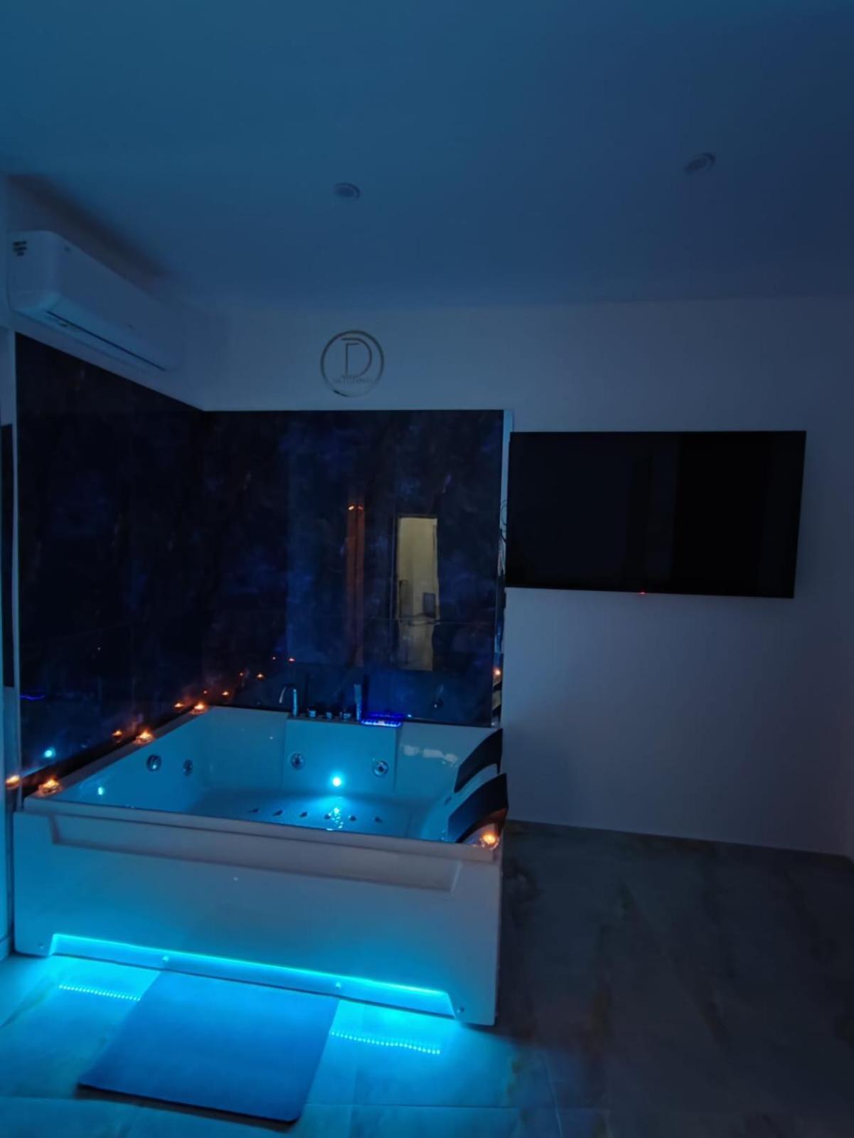 Da Tonino Luxury Apartments Napoli Eksteriør billede