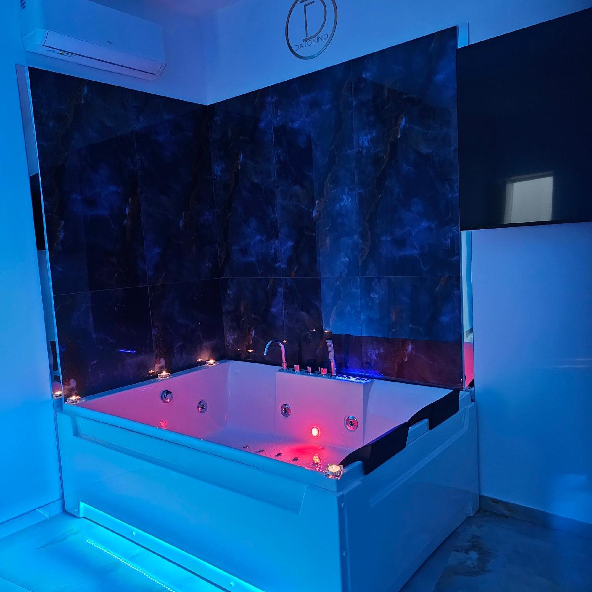 Da Tonino Luxury Apartments Napoli Eksteriør billede
