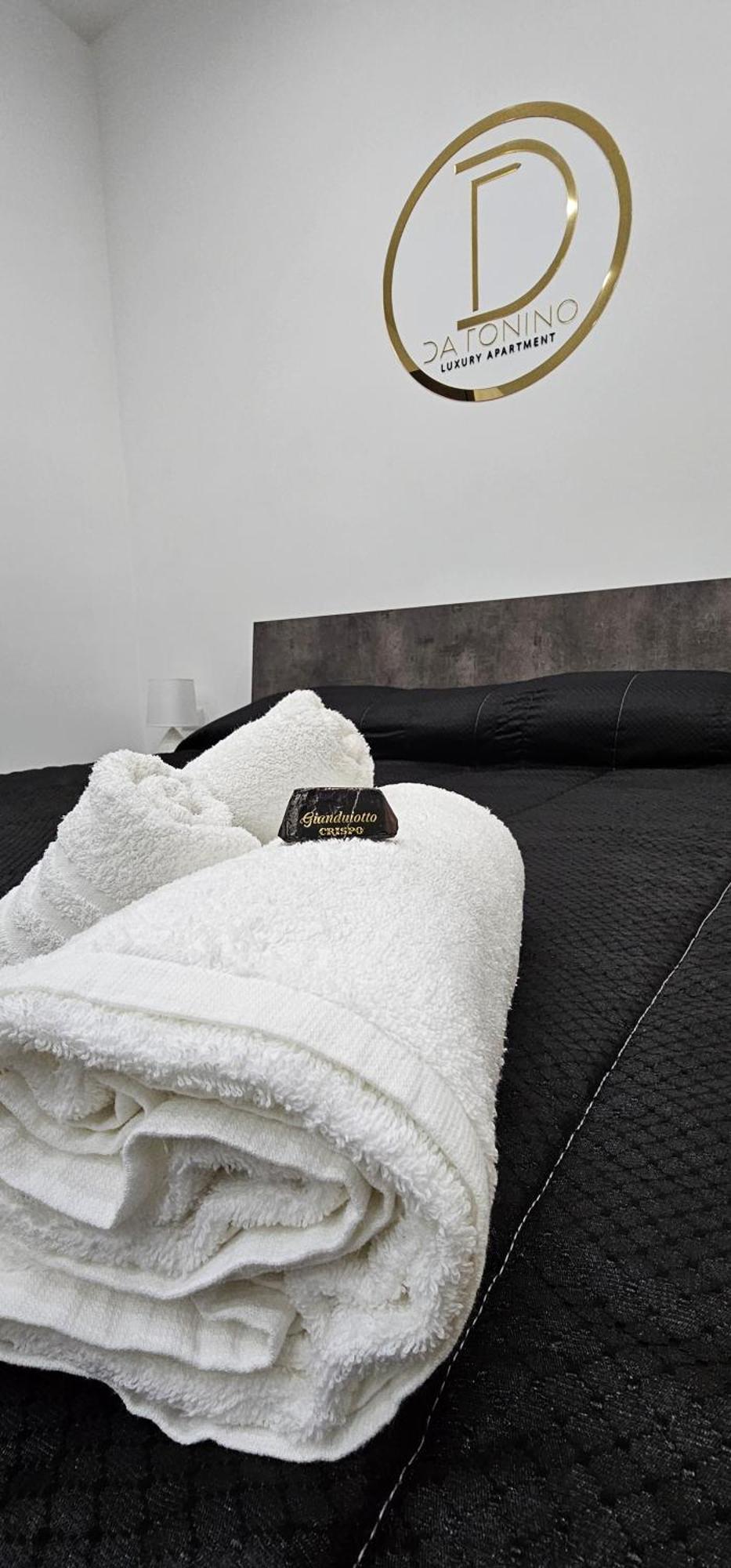 Da Tonino Luxury Apartments Napoli Eksteriør billede