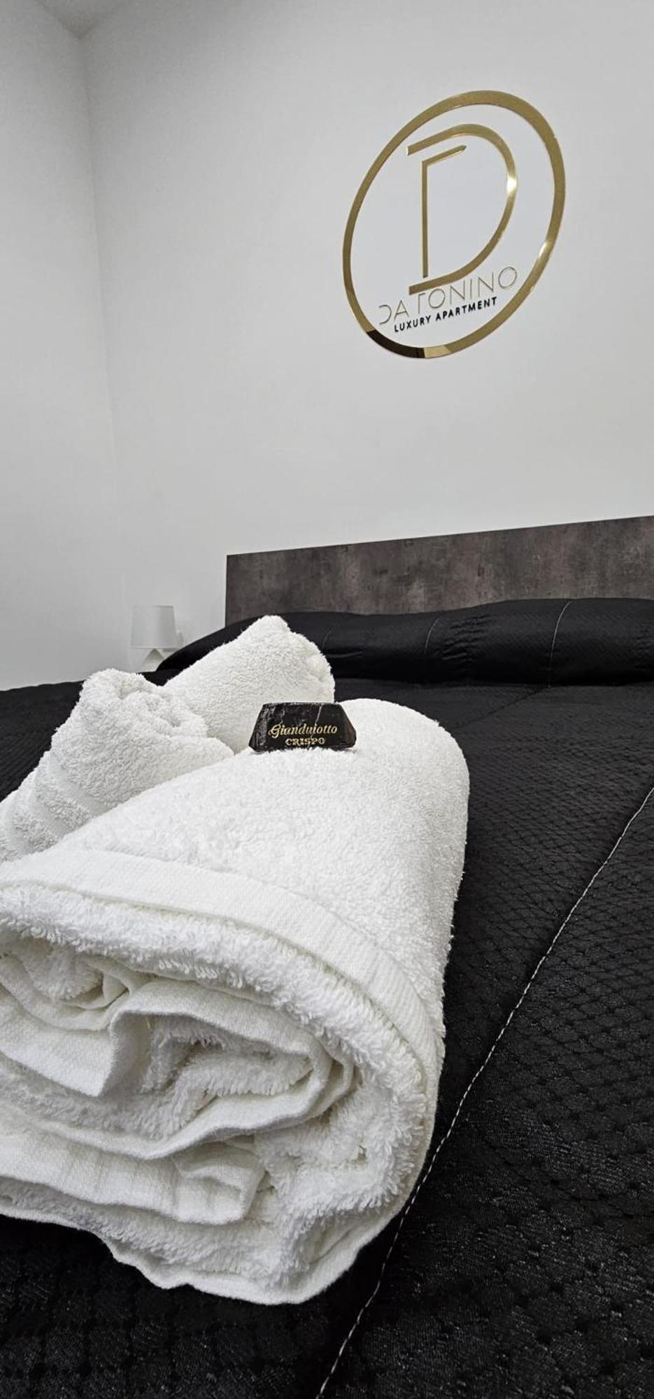 Da Tonino Luxury Apartments Napoli Eksteriør billede