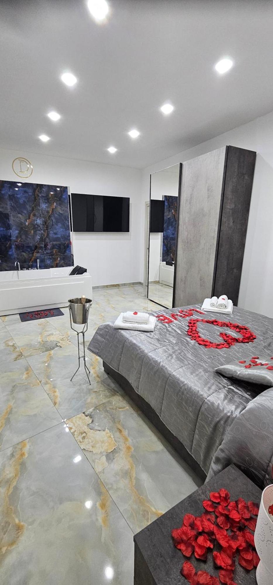 Da Tonino Luxury Apartments Napoli Eksteriør billede