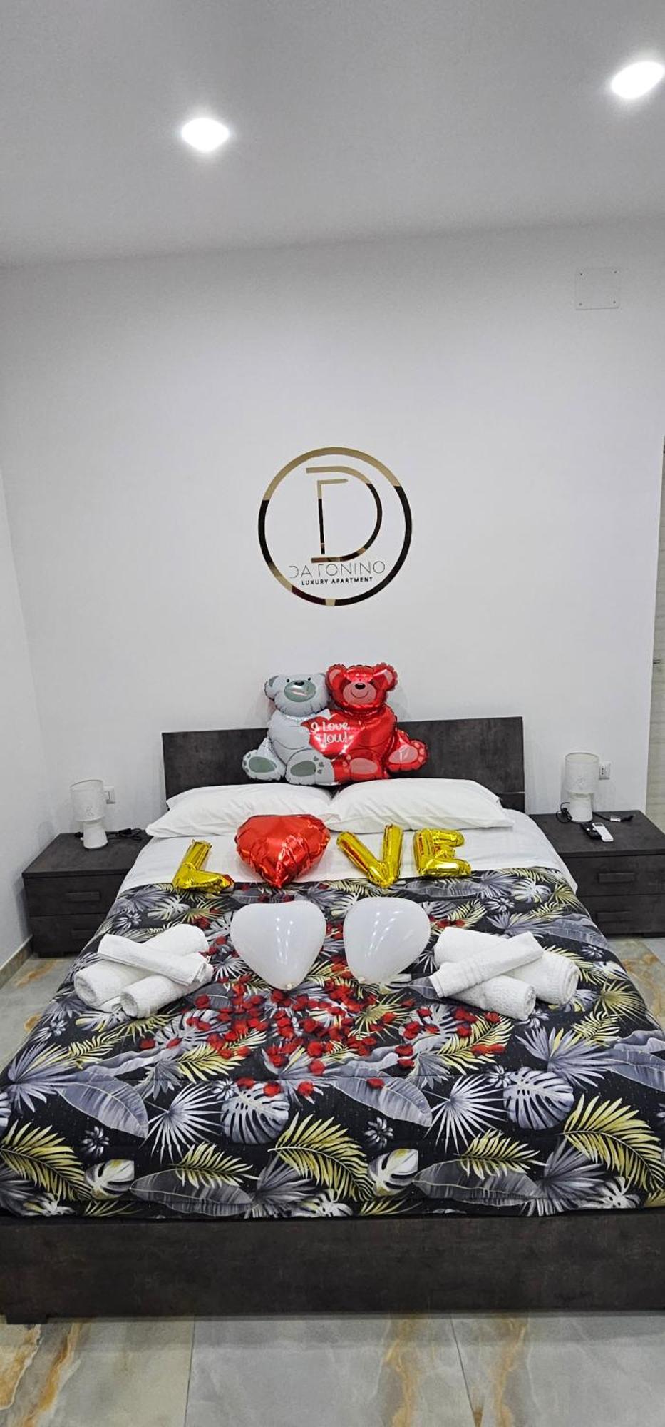 Da Tonino Luxury Apartments Napoli Eksteriør billede